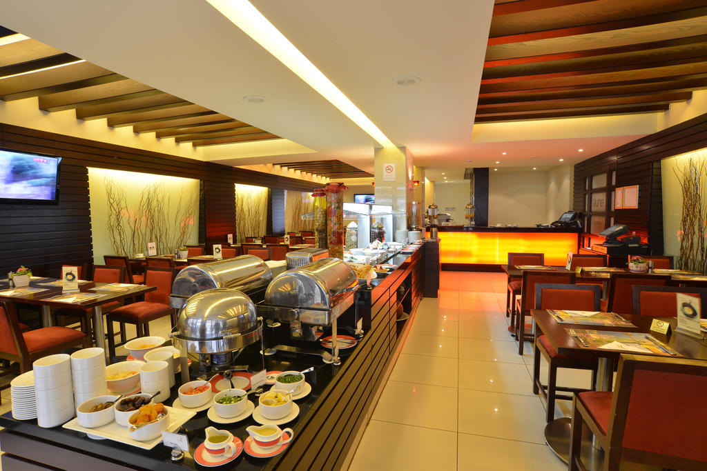 Coral Beirut Al Hamra Hotel エクステリア 写真