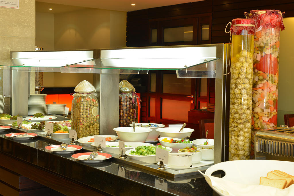 Coral Beirut Al Hamra Hotel エクステリア 写真