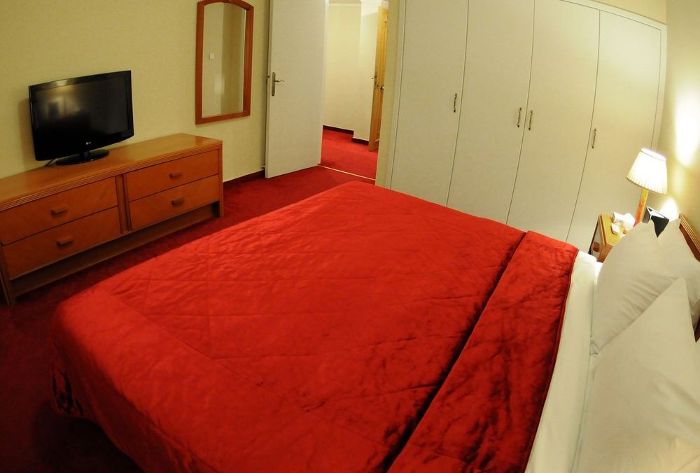 Coral Beirut Al Hamra Hotel エクステリア 写真