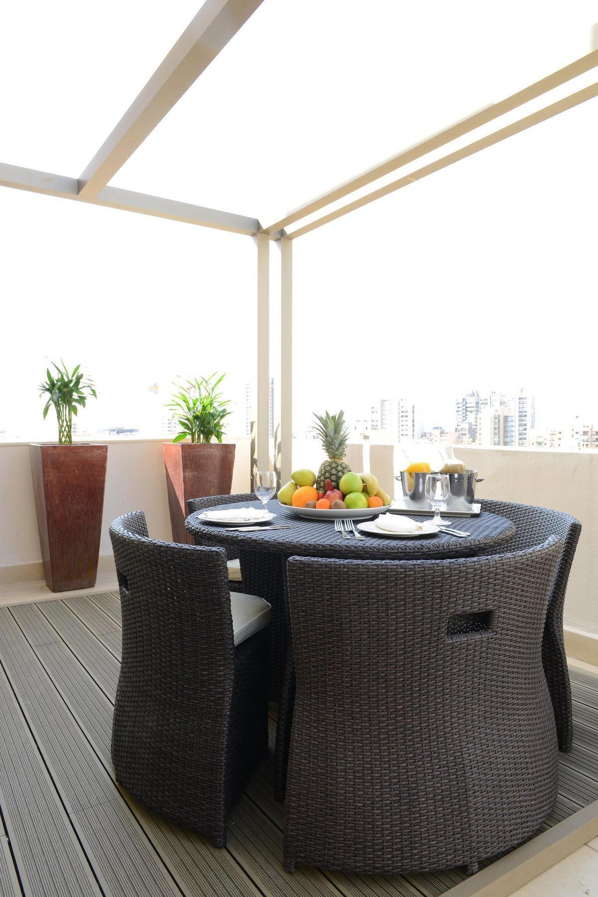 Coral Beirut Al Hamra Hotel エクステリア 写真