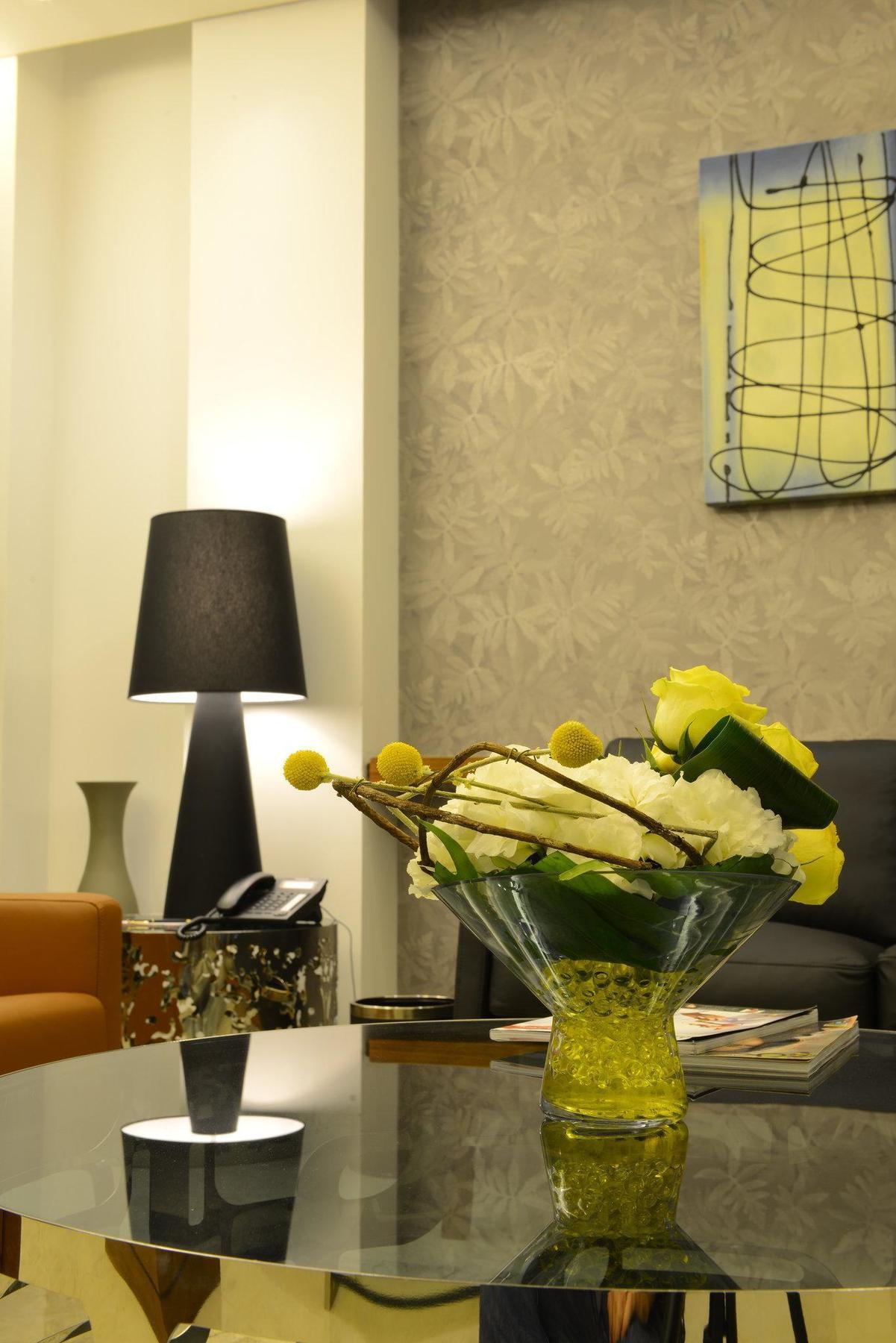 Coral Beirut Al Hamra Hotel エクステリア 写真