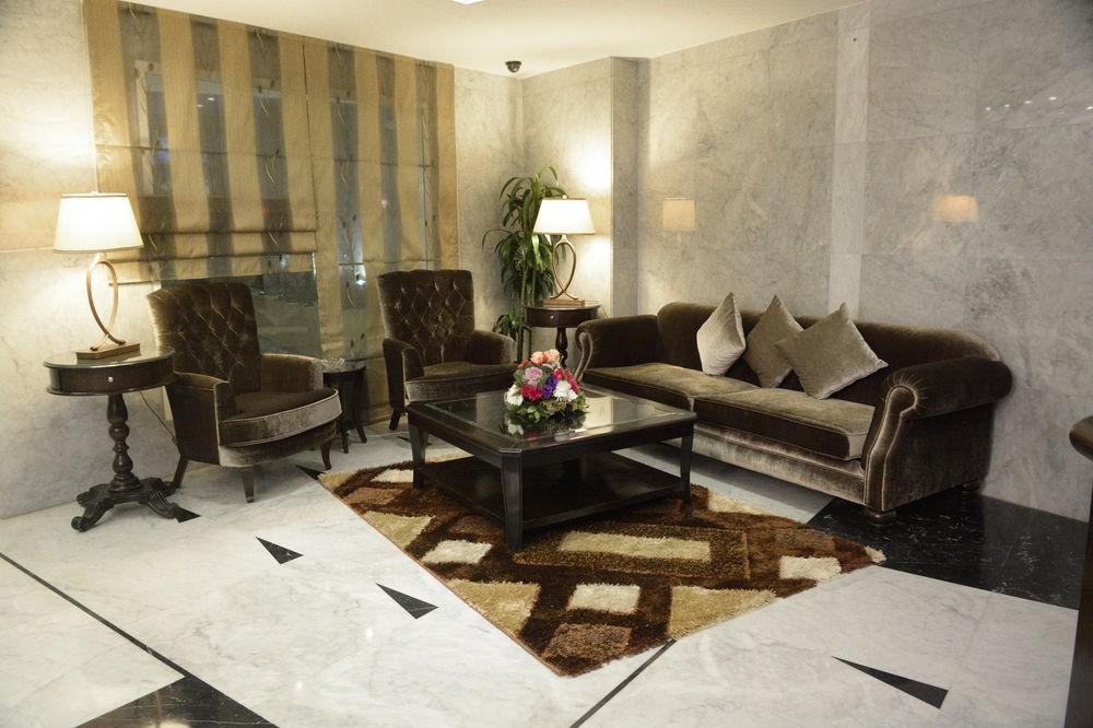 Coral Beirut Al Hamra Hotel エクステリア 写真