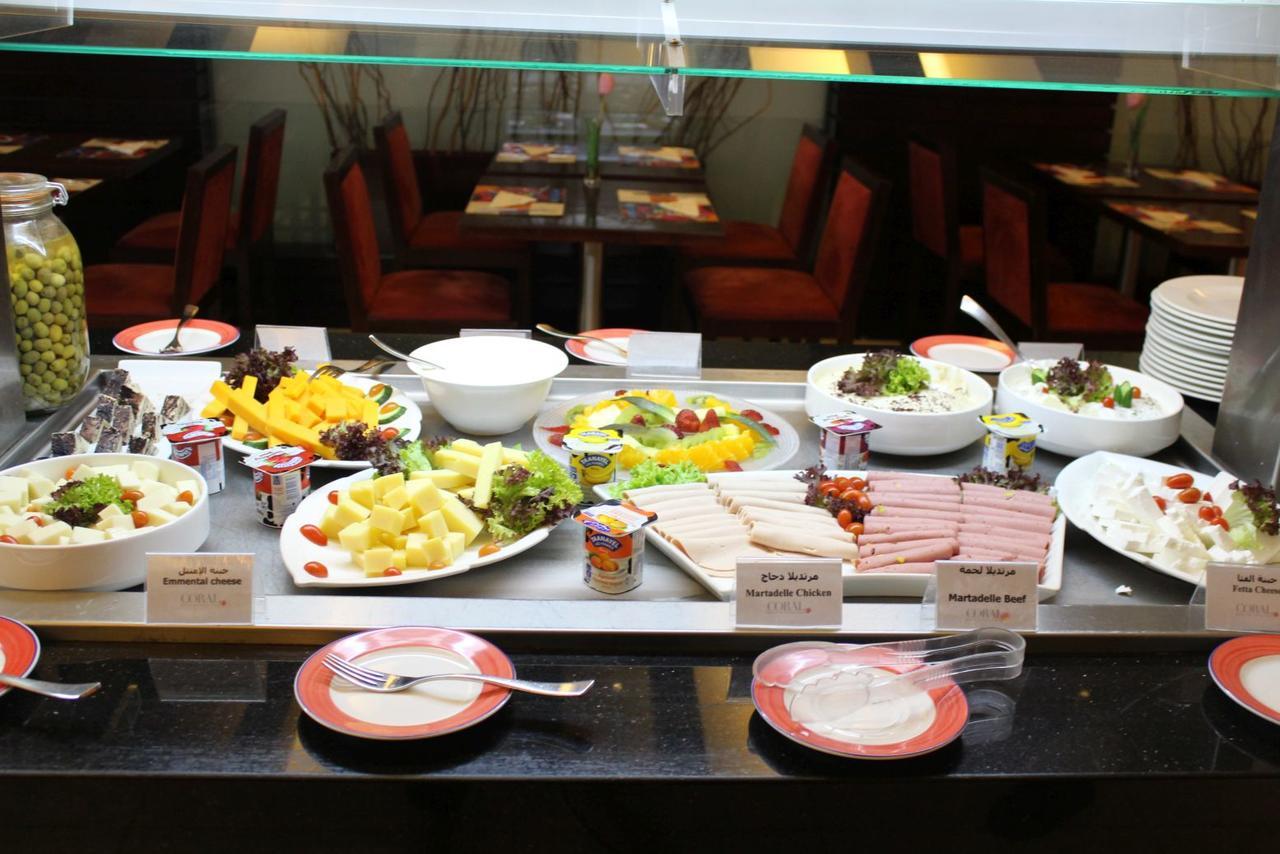 Coral Beirut Al Hamra Hotel エクステリア 写真