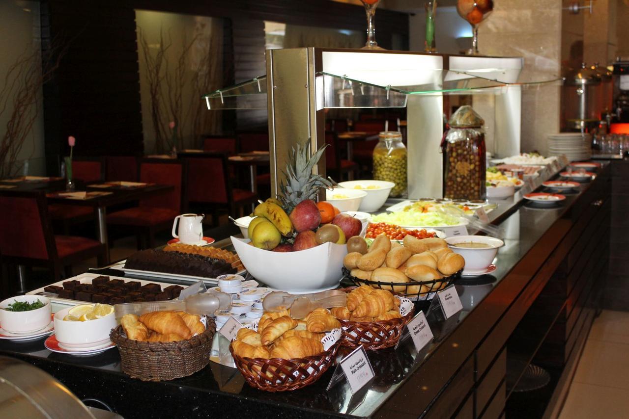 Coral Beirut Al Hamra Hotel エクステリア 写真