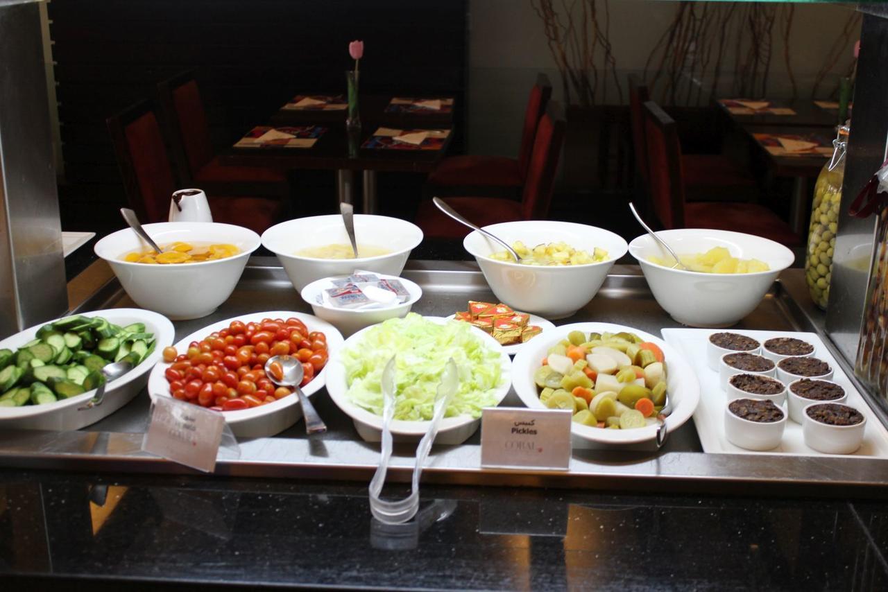 Coral Beirut Al Hamra Hotel エクステリア 写真